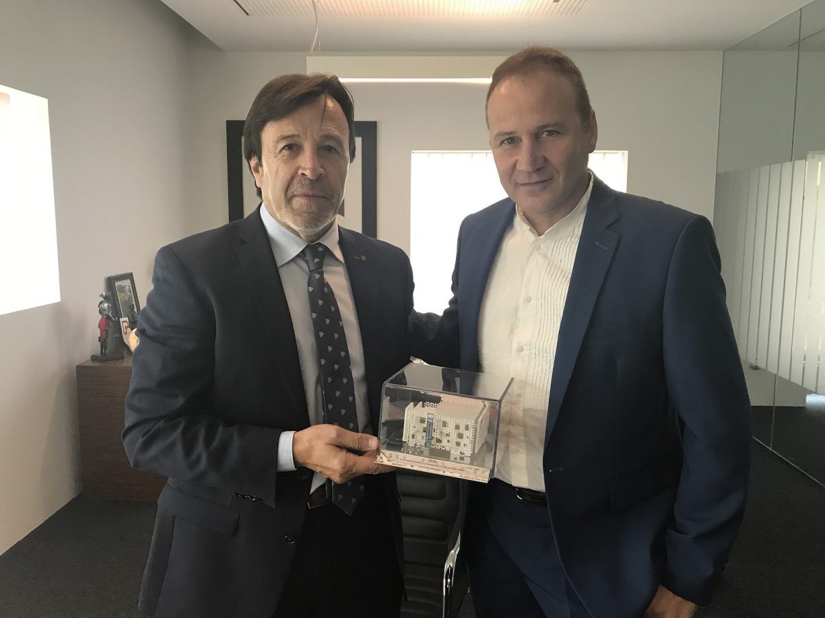 8740fe423fa0e1462b23b9cb4e1bbc3d